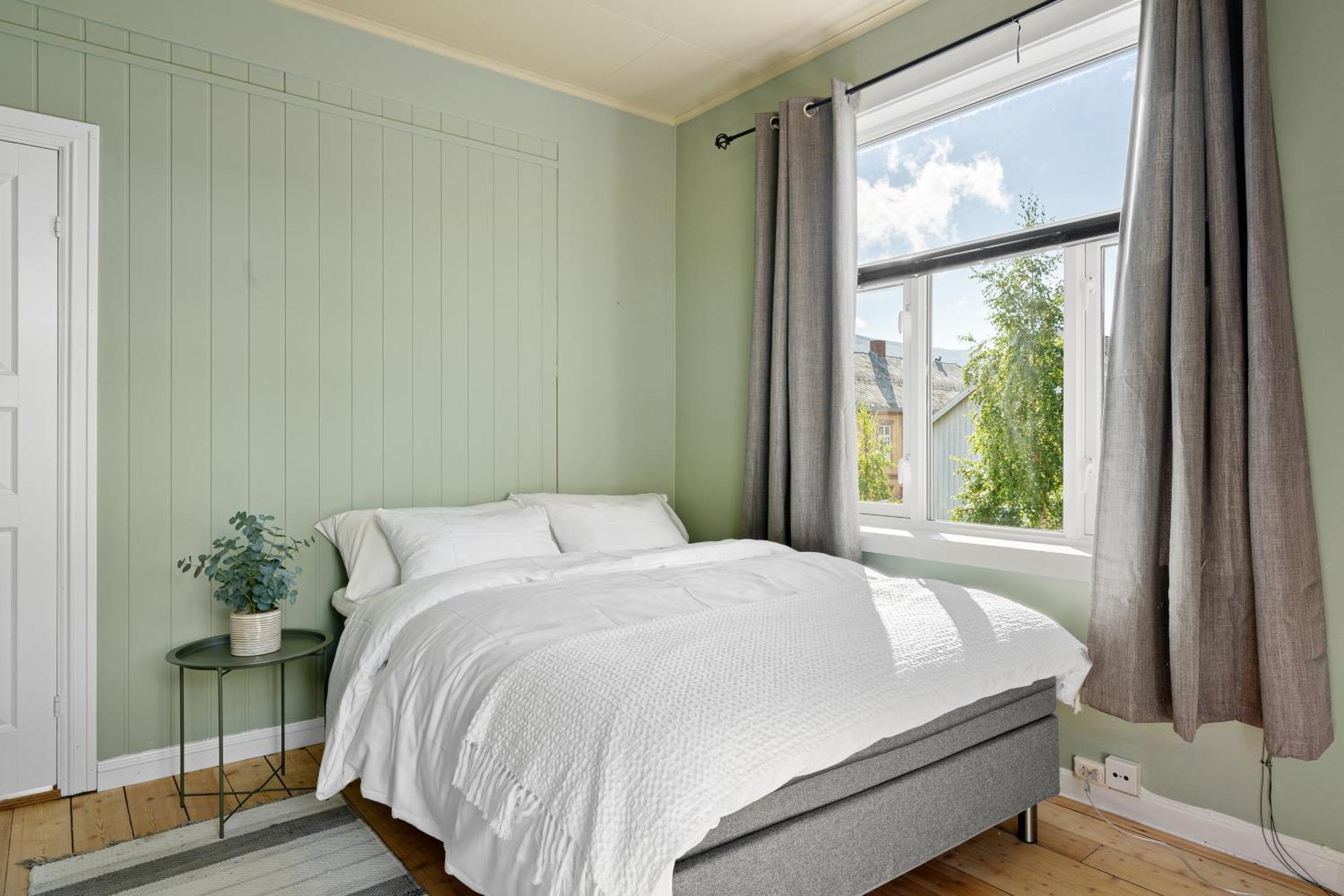 Historical Villa In The City Center Tromso Room photo
